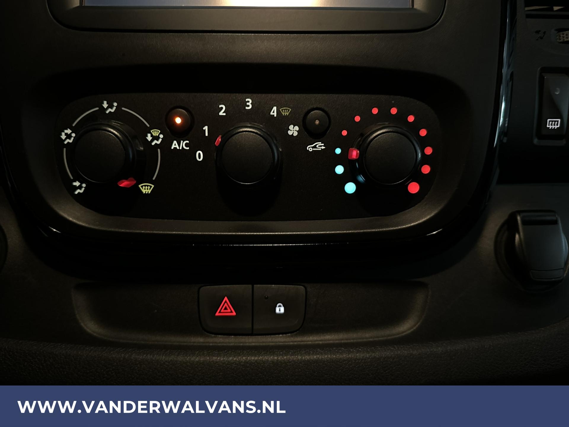 Foto 4 van Opel Vivaro 1.6 CDTI 146pk L2H1 Euro6 Airco | Camera | Navigatie | Trekhaak