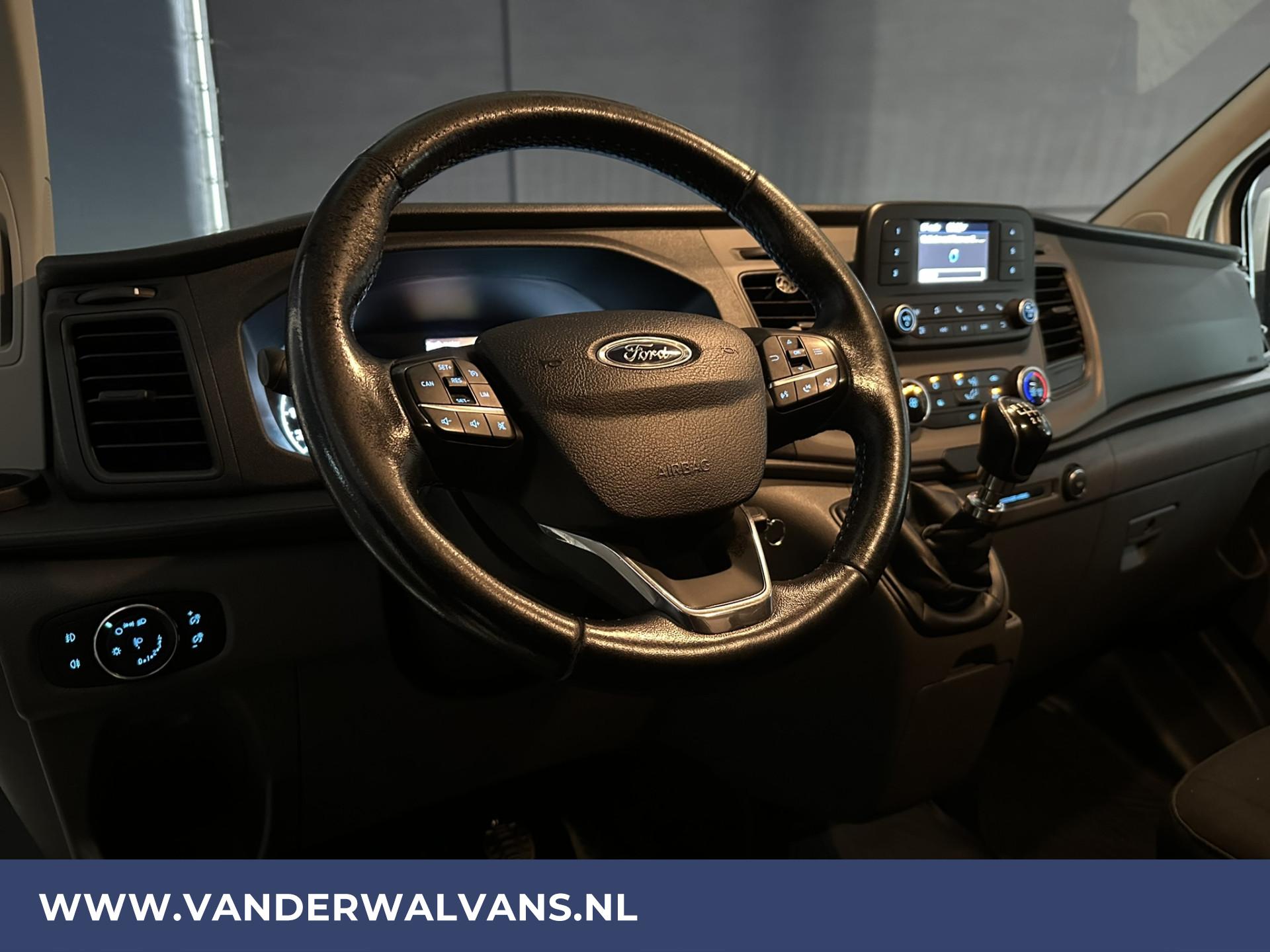 Foto 15 van Ford Transit Custom 2.0 TDCI 131pk L2H1 Euro6 Airco | Camera | LED | Cruisecontrol | 2800kg Trekvermogen