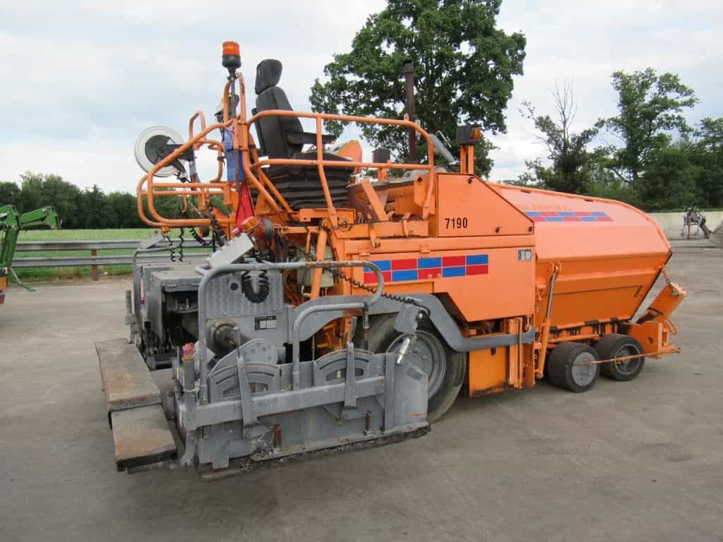 Vögele 1203 wheel asphalt paver
