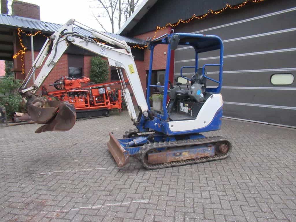 Yanmar sv22 mini excavator