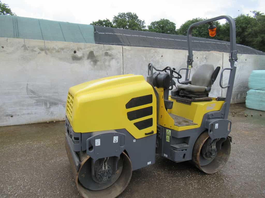 Wacker Neuson RD27-120 mini road roller