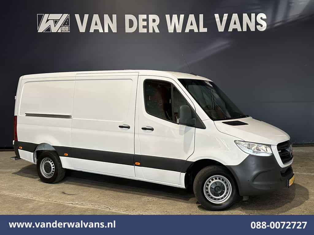 Mercedes-Benz Sprinter 316 CDI 163pk L2H1 Achterwiel aandrijving Euro6 Airco | 2800kg Trekhaak | Camera | Apple Carplay Parkeersensoren, Android Auto, Cruisecontrol