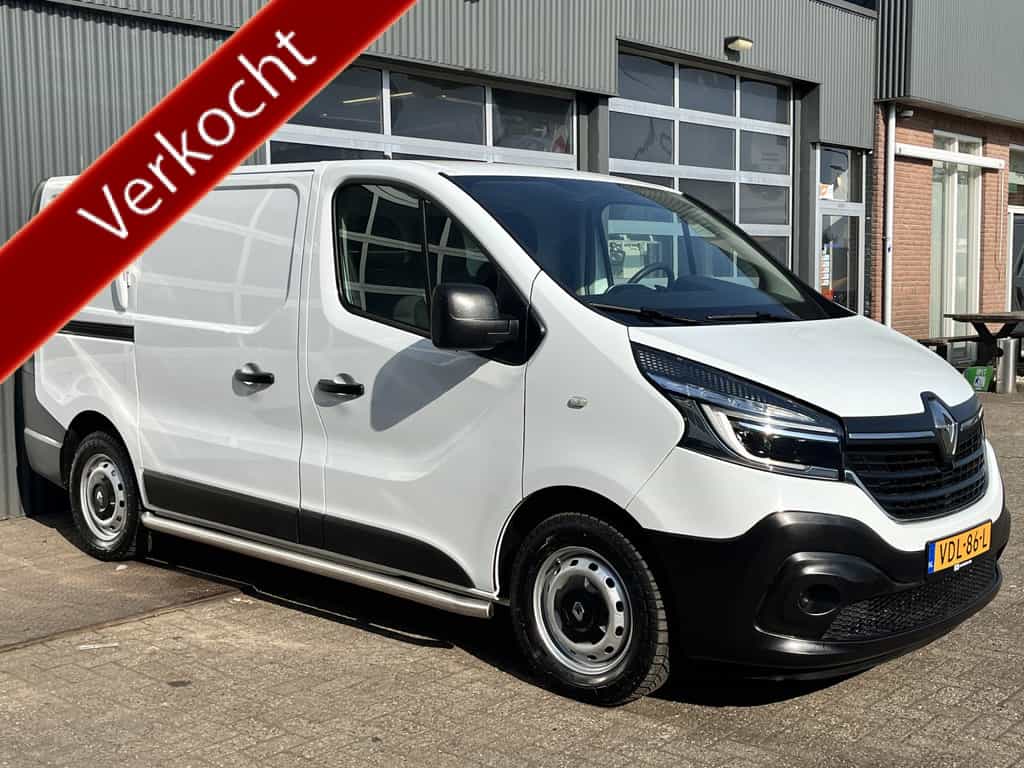 Renault Trafic 1.6 dCi L1H1 2x Schuifdeur Kastinrichting Airco Cruise controle Kastinrichting 3-Persoons Telefoonverbinding Parkeersensoren achter Sitebars 1e eigenaar Euro 6 Dealer onderhouden