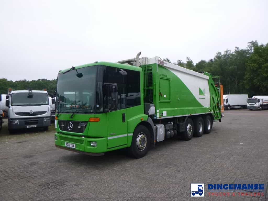 Mercedes Econic 3233 8X4 RHD Euro 5 refuse truck