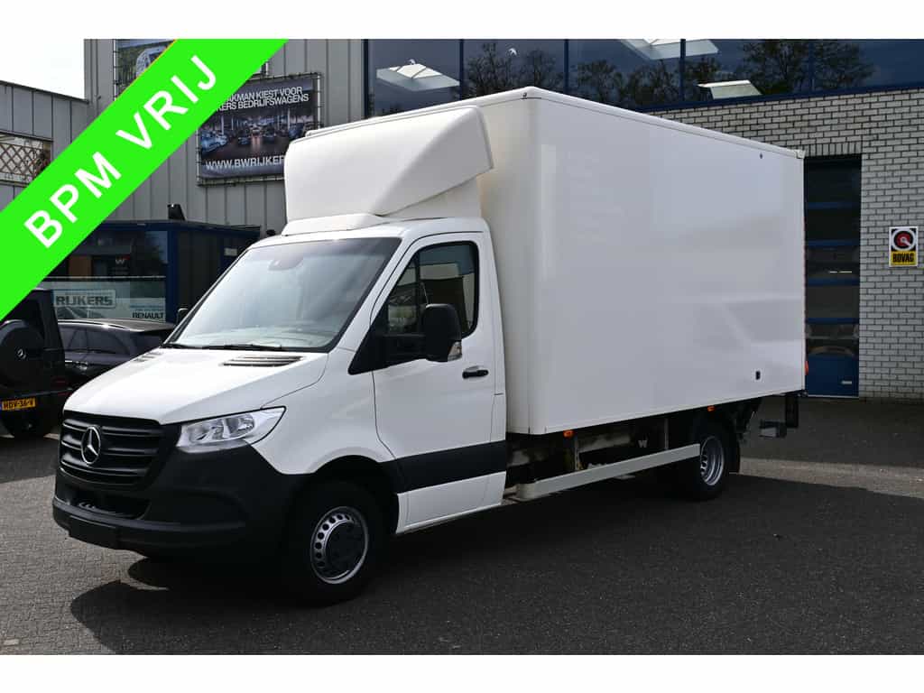 Mercedes-Benz Sprinter 514 CDI Bakwagen met NIEUWE laadklep Airco, MBUX, Geveerde stoel, Stoelverwarming Nieuwe Laadklep 1000kg 180cm Plateau