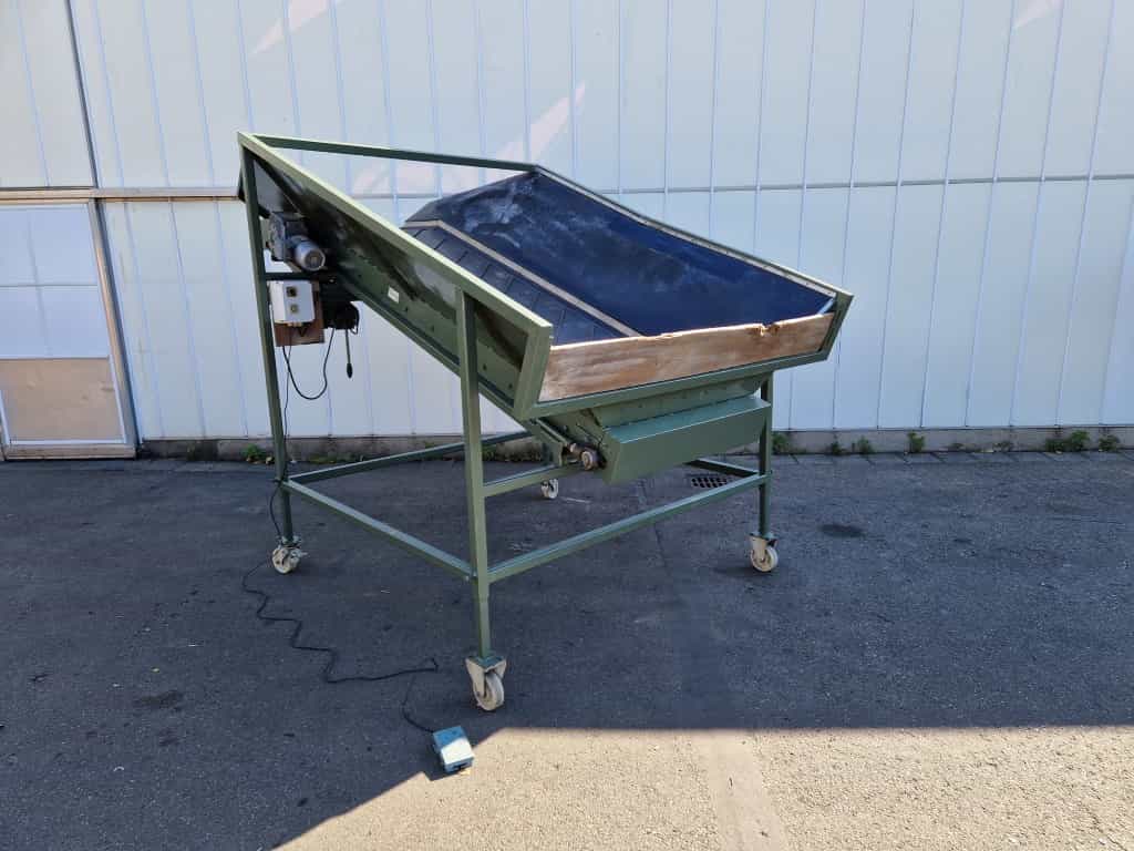 Compas DB 100X300 TR doseerbunker met transportband 300 x 100 cm