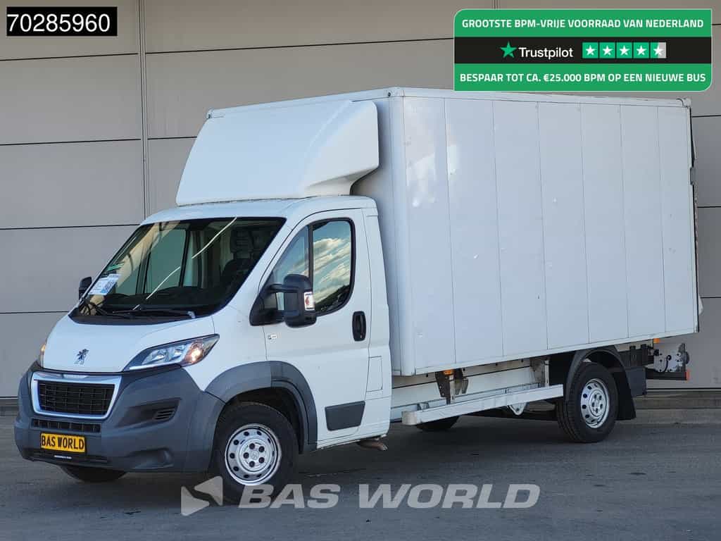 Peugeot Boxer 150PK Trekhaak D'Hollandia Laadklep Zijdeur Bakwagen Navi Airco Cruise Lat om Lat Euro5 Meubelbak Koffer 18m3 Airco Trekhaak Cruise control