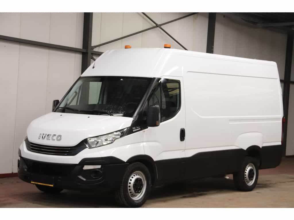 Iveco Daily 35S14V AUTOMAAT L2H2 3500KG TREKVERMOGEN Iveco Daily 35S14V 2.3 352 H2 AUTOMAAT 3500KG TREKVERMOGEN