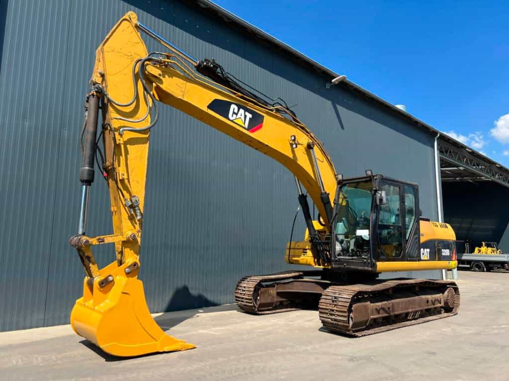 CAT 320 D L