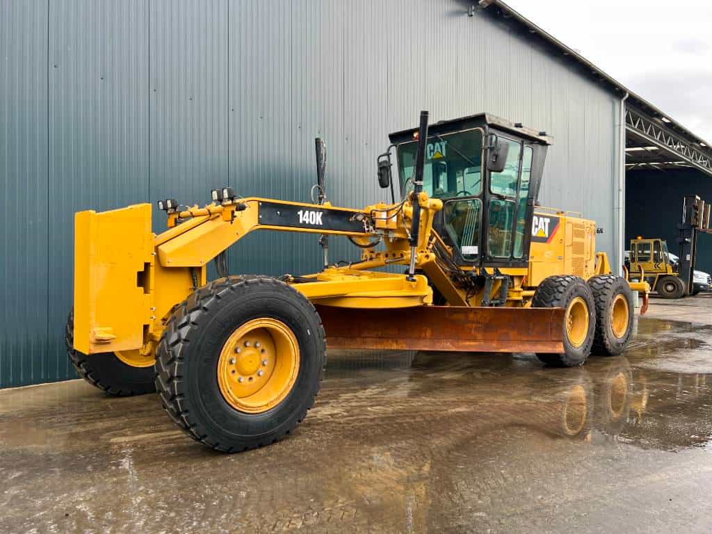 CAT 140 K
