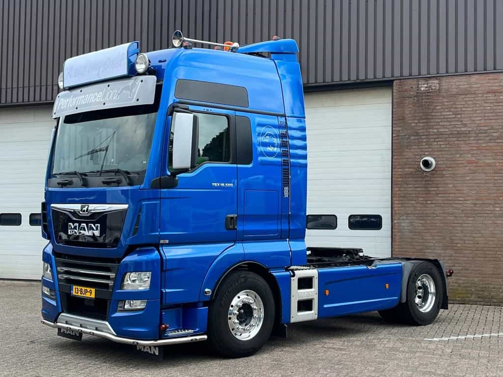 MAN TGX 18.500 / XXL cab / Full air / Full spoiler / Leather / Navi / Performance Lion Edition / TOP !! / 785.805 km / NL Truck HT1127