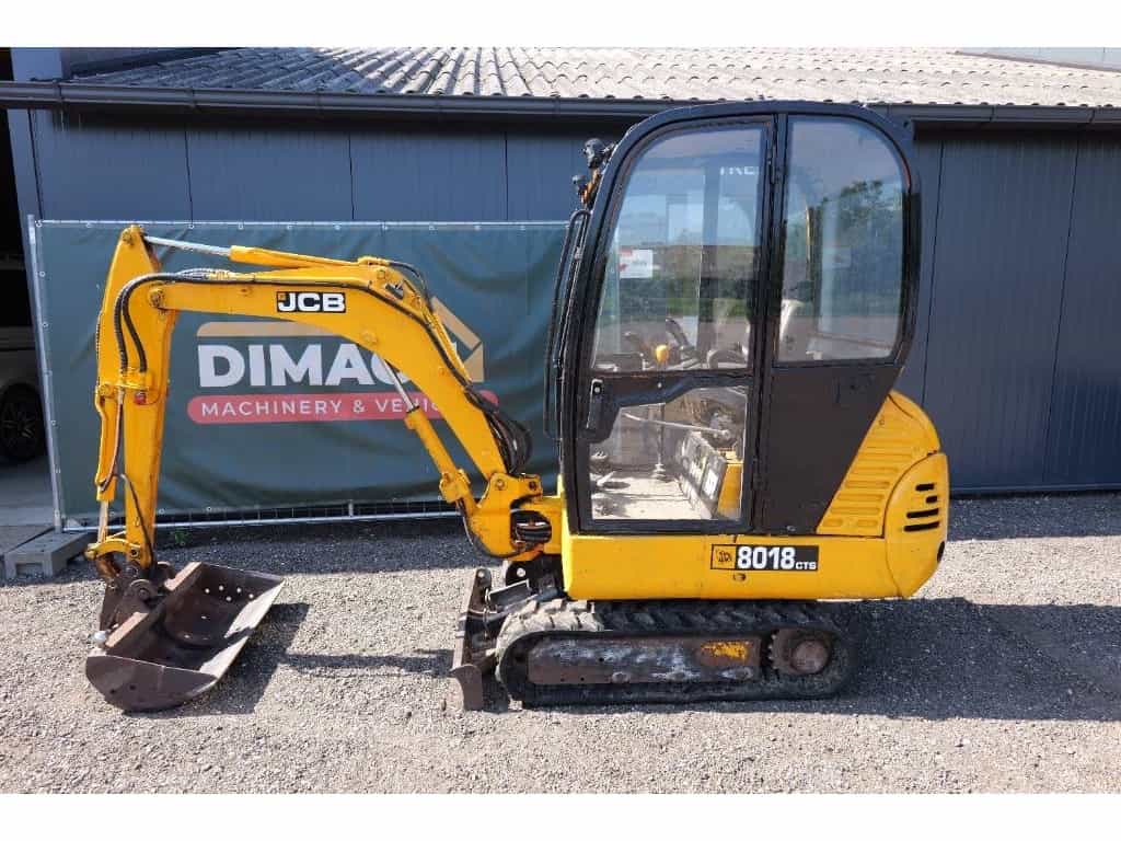 JCB 8018 CTS hydro quick hitch cw05