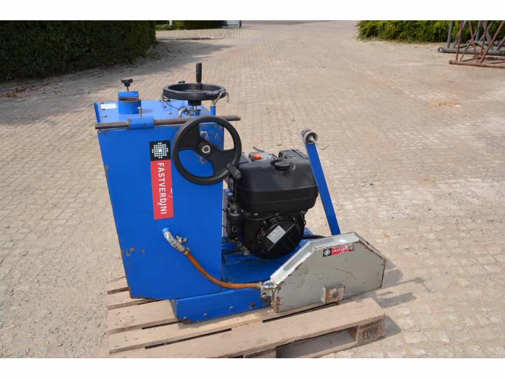 Fastverdini ND Floor Saw  asphalt & concrete diesel