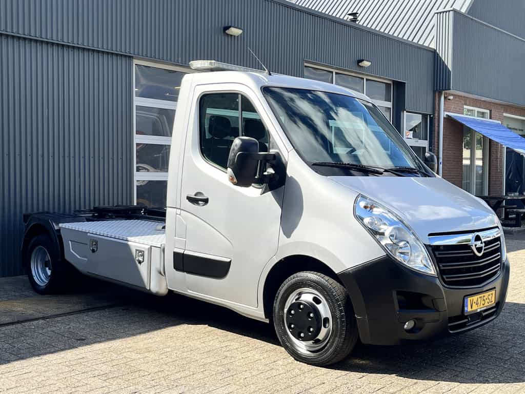 Opel Movano 2.3 CDTI BiTurbo L2 BE-Trekker 8300kg totaalgewicht  Airco Cruise controle Navigatie Bluetooth 3-Persoons Euro 6 be trekker Trekker Oplegger trekker Schotel Sattelzugmachine