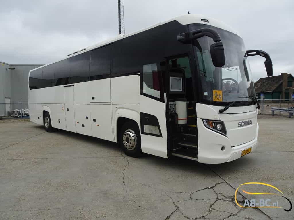 Scania Higer Touring HD, 54 Seats +Lift, Euro 6 coach bus