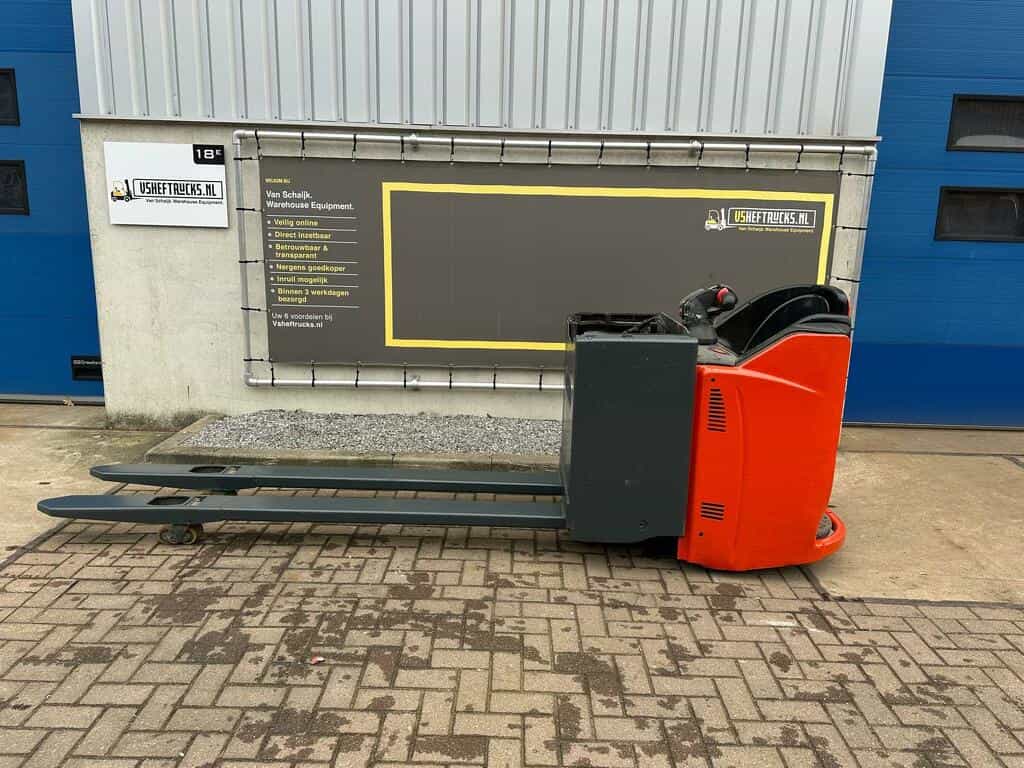 VS-22333 Elektrische meerijd palletwagen Linde lepels 2.300mm
