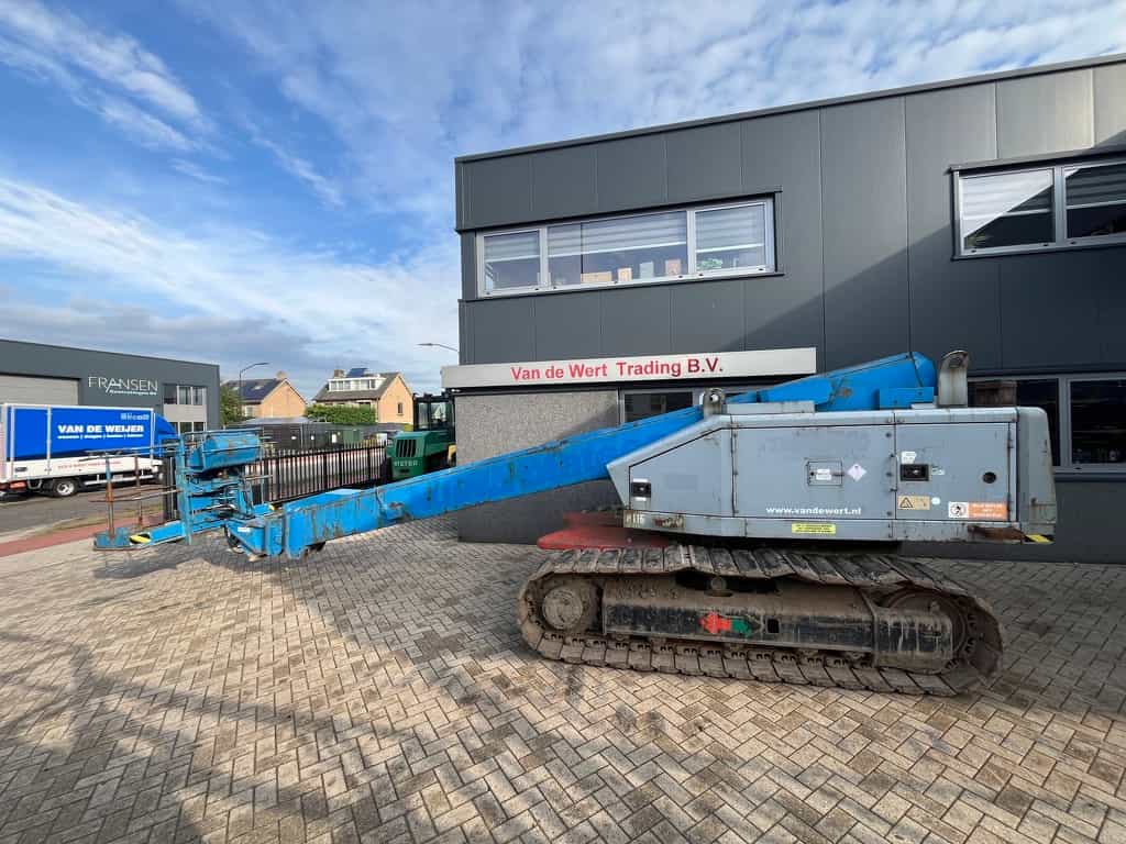 rups hoogwerker AICHI SR18A telescoop hoogwerker ISUZU diesel rubber pads 2007