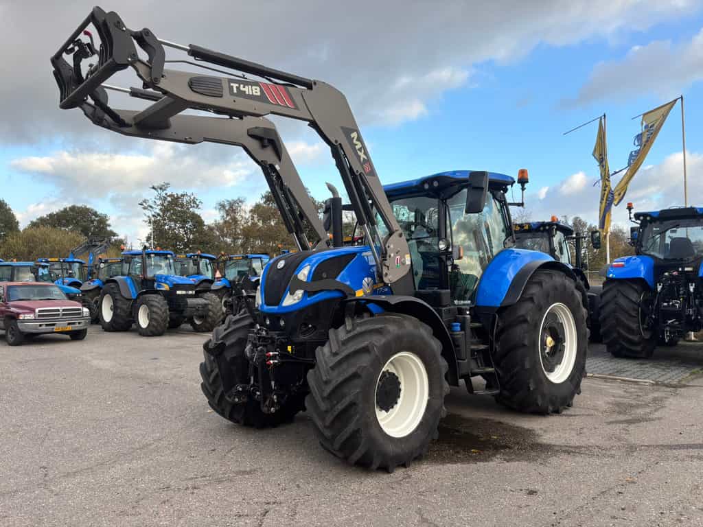 NEW HOLLAND T7.245 AC + FRONTLADER