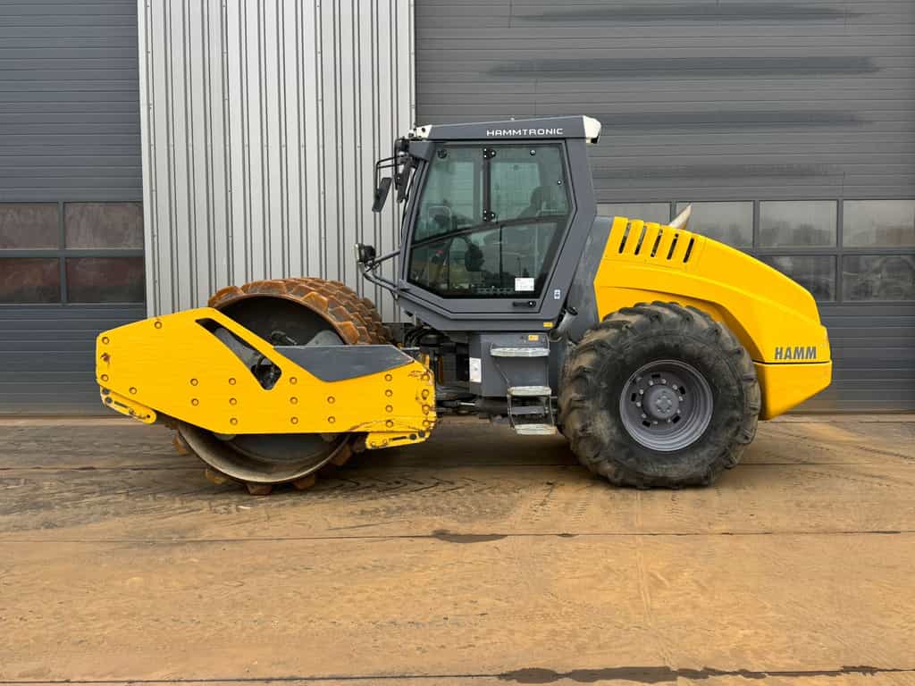 Hamm H13i Padfoot compactor