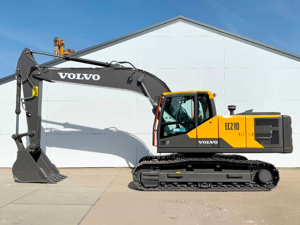 Volvo EC210 - Unused / New 2025 Model / Hammer Lines
