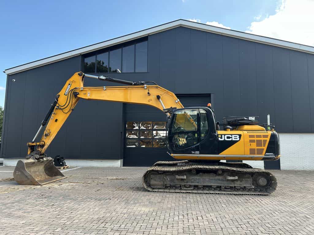 JCB 220LC