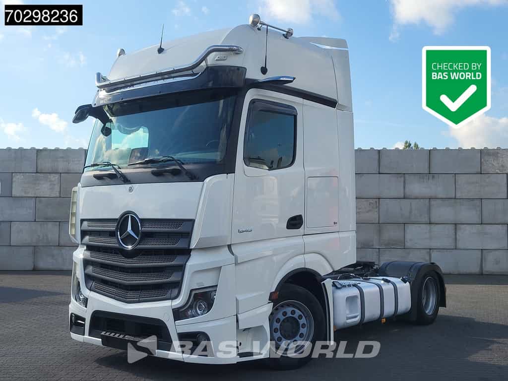 Mercedes Actros 1845 4X2 GigaSpace Mega Retarder 2xTanks ACC Standklima Euro 6