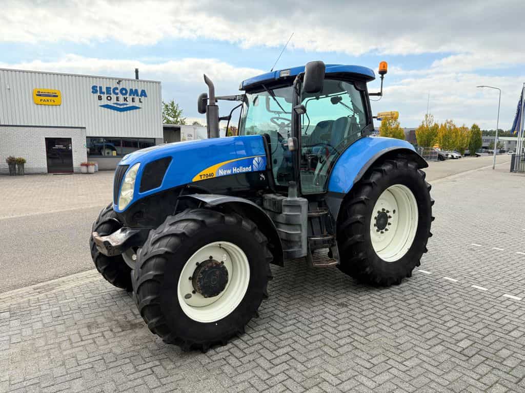 New Holland T7040 Power Command