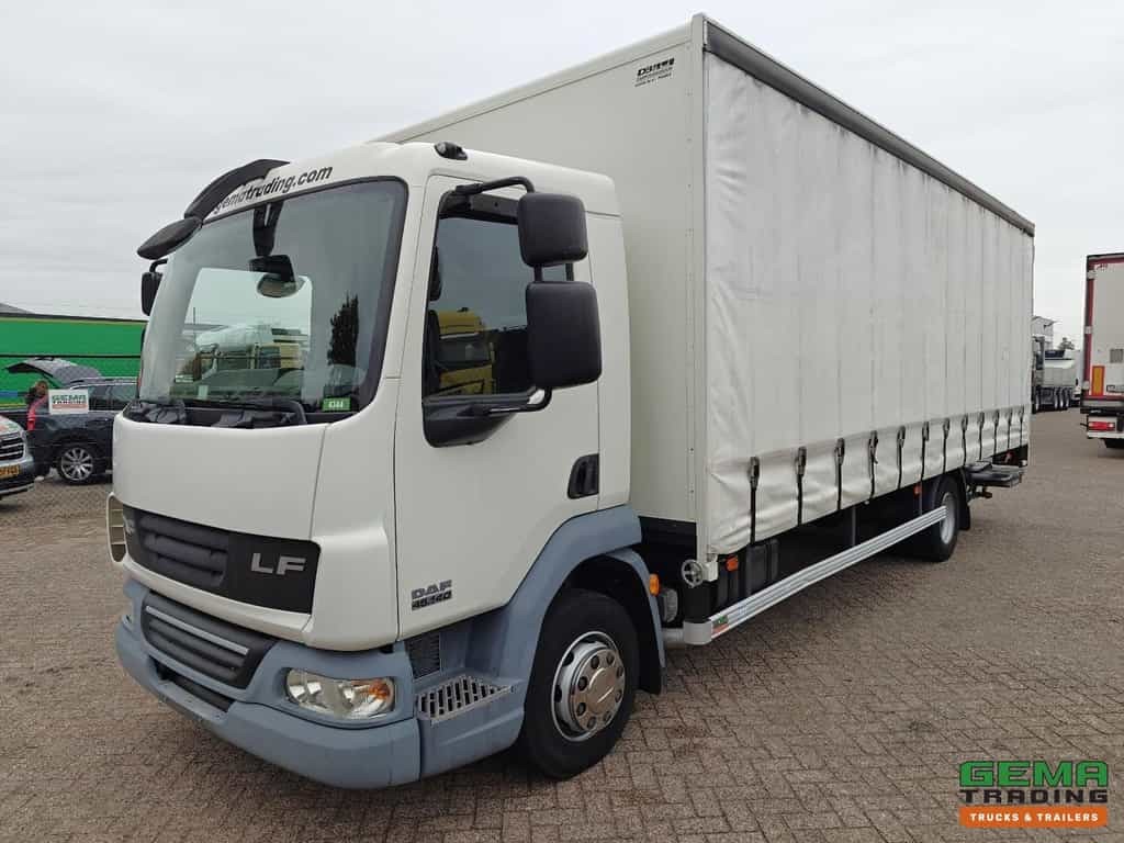 DAF FA LF45.140 4x2 Dagcab Euro4 - 12T - Schuifzeilen/Geslotenbak 6.9m + Laadklep 1500kg - 66.000km Origineel! - Handgeschakeld