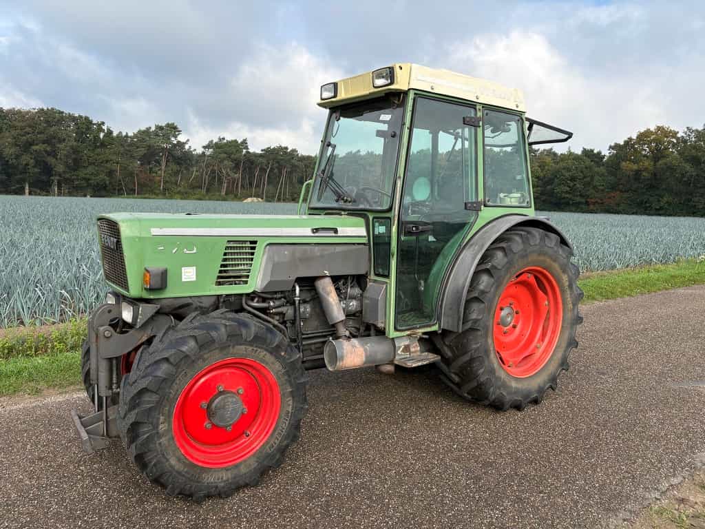 Fendt smalspoor superkuip fronthef