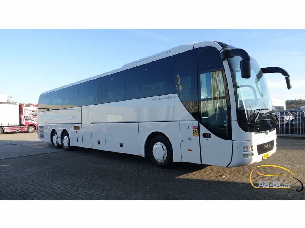 MAN Lions Coach R08 - 63 Seats EURO 6 coach bus