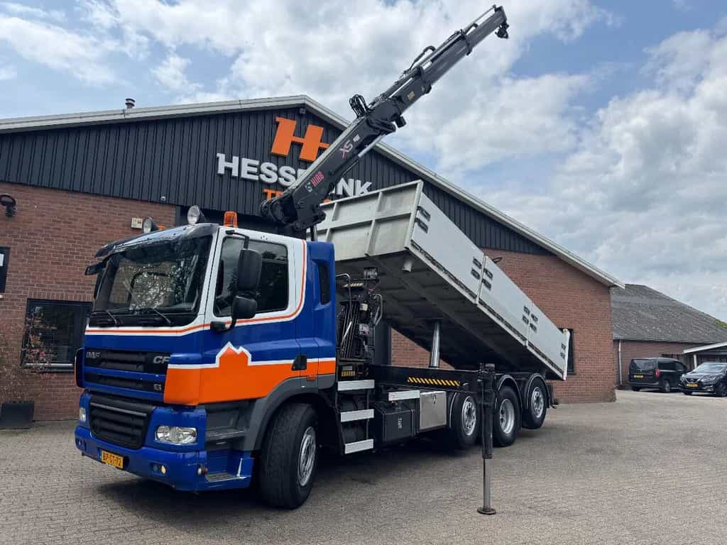 DAF CF 85.360 8X2 3 Zijdige kipper HIAB 16 t/m kraan AHK Top conditi dump truck