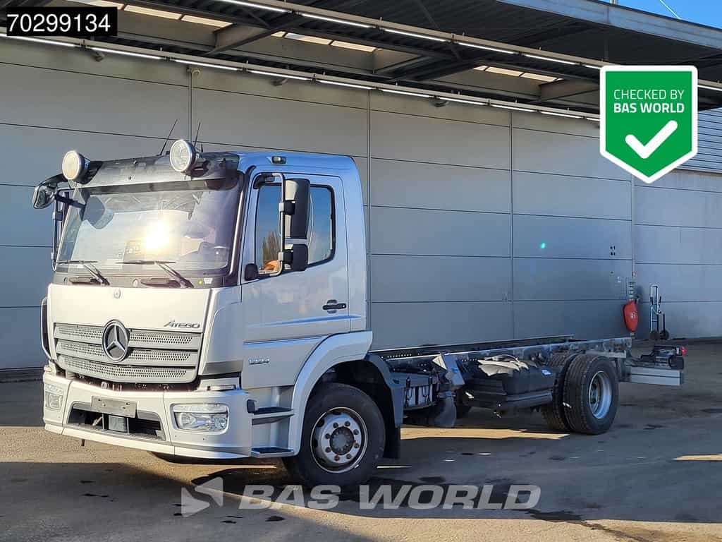 Mercedes Atego Atego 1224 4X2 12tons chassis LOW Mileage! Automatic Airco Euro 6