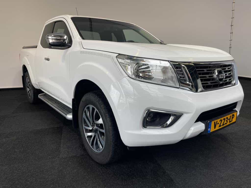 NISSAN NISSAN NAVARA NP300 Navara King Cab 2.3 dCi 160 Visia Trekhaak 3500 kg 