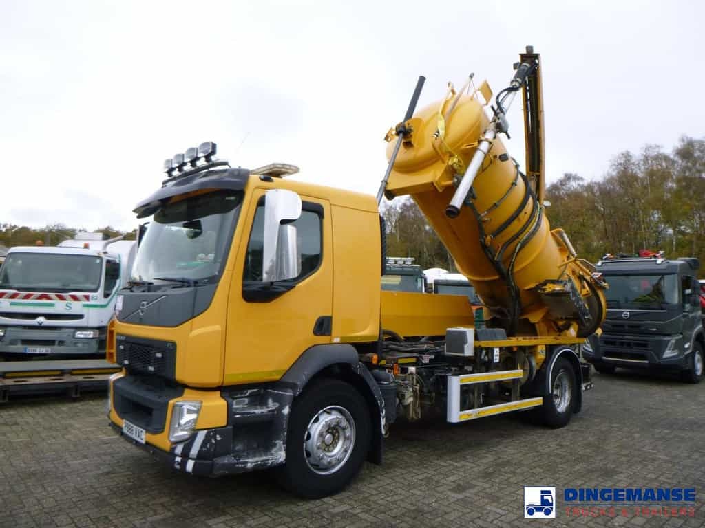 Volvo FL 4x2 Vacuum truck Whale 8.1 m3