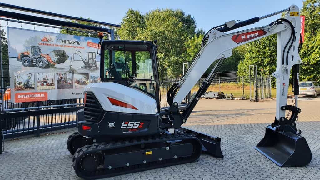 Bobcat E55z (Gratis hydraulische snelwissel en 3 bakken)