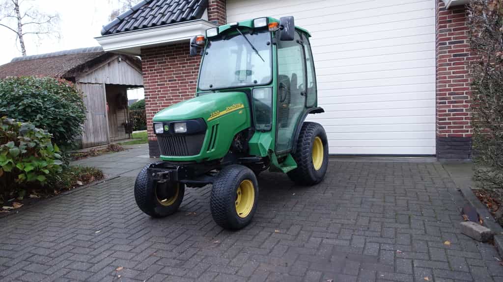John Deere 2320 4x4