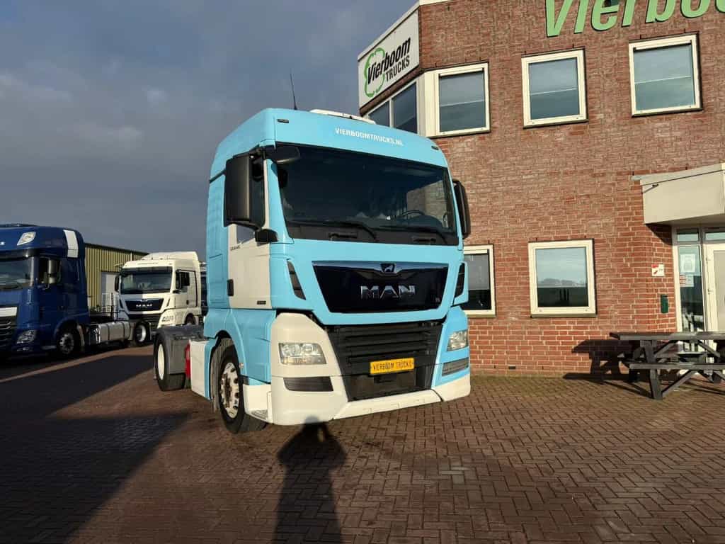 MAN TGX 18.420 TGX 18.420 4X2 / 2 BEDS / SMART TACHO / FRIDGE / PARK truck tractor