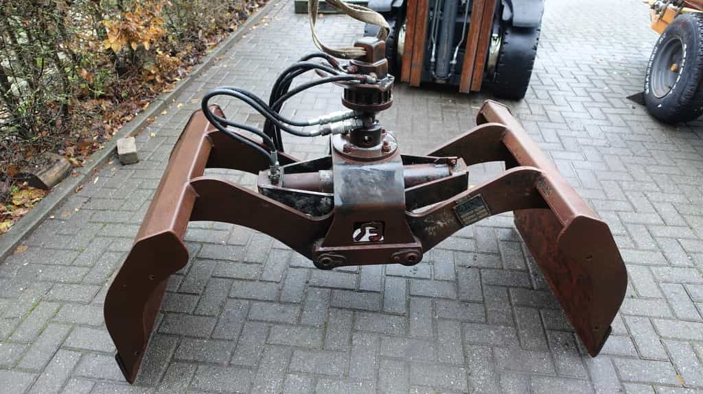 Bakker Knijper met Hiab rotator 80Cm