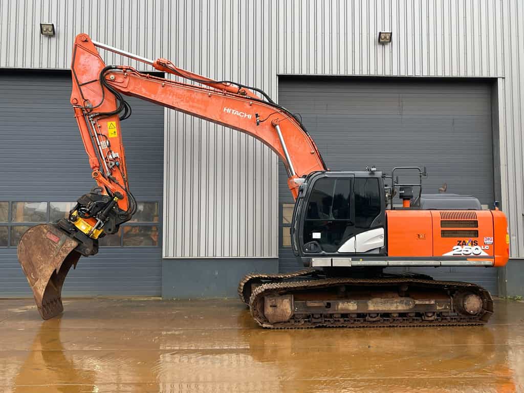 Hitachi ZX250LC-6