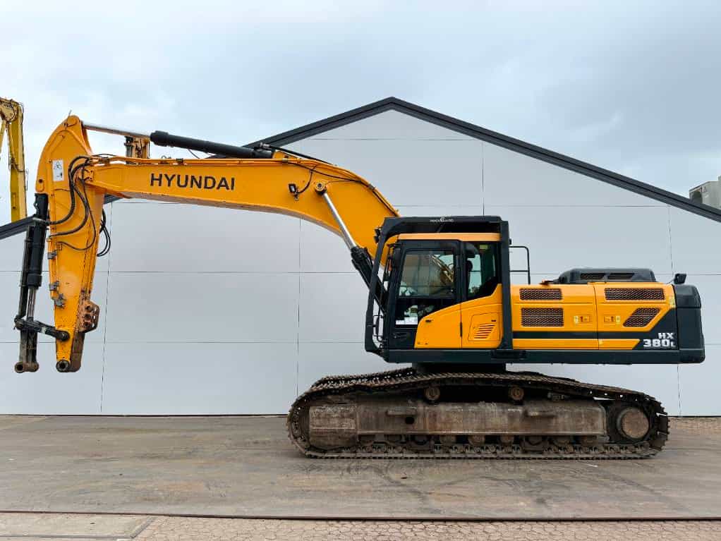 Hyundai HX380LC Rock Quard / Hammer Lines / 360° Camera