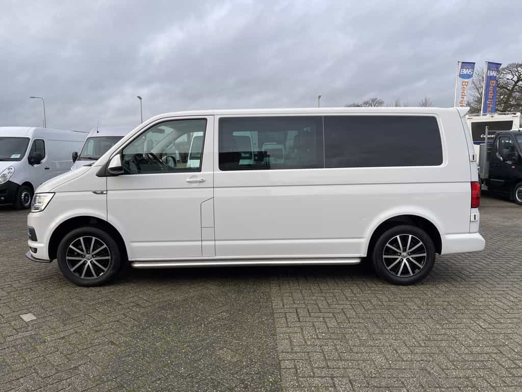 Volkswagen Transporter 2.0 TDI 150pk automaat L2H1 DC 5 persoons Highline / vaste prijs rijklaar € 34.950 ex btw / lease vanaf € 570 / lederen bekleding / adaptive cruise / airco / navigatie / euro 6 / bpm vrij !