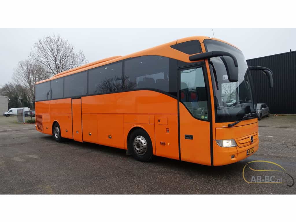 Mercedes-Benz Tourismo RHD - 52 Seats EURO 6 coach bus