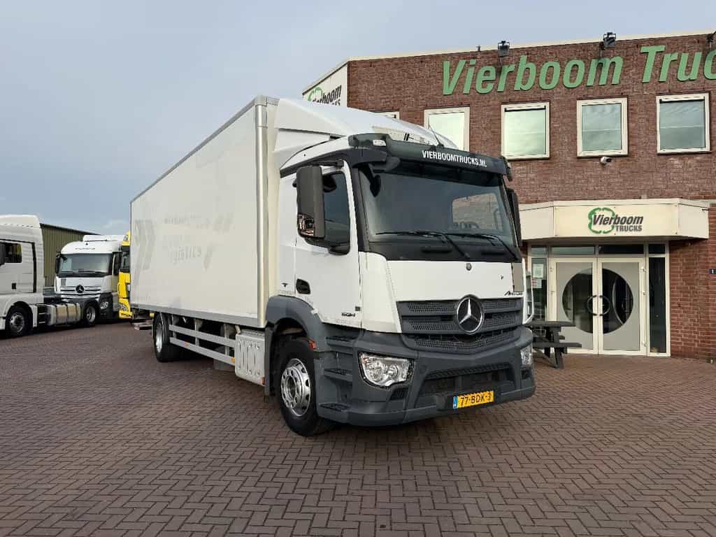 Mercedes-Benz Antos 1824L mit 8.5m Isokoffer / 1.500kg Ladebordwand / Euro6 /  box truck