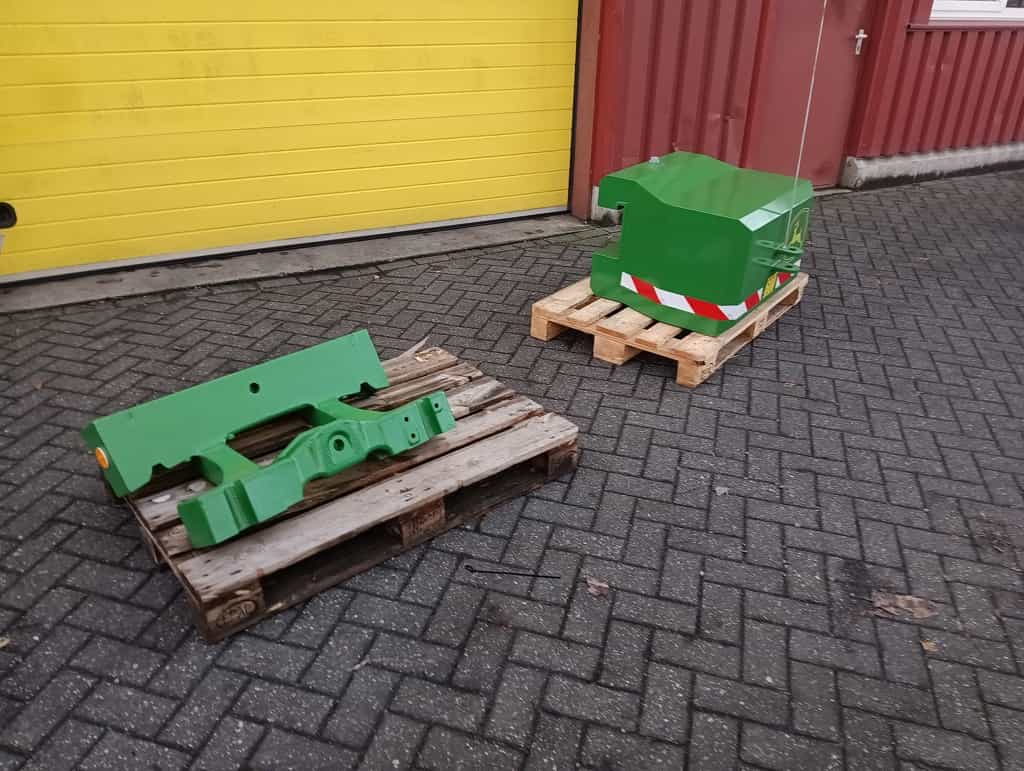 Frontgewichtblok  600 kg met drager John Deere R8 serie