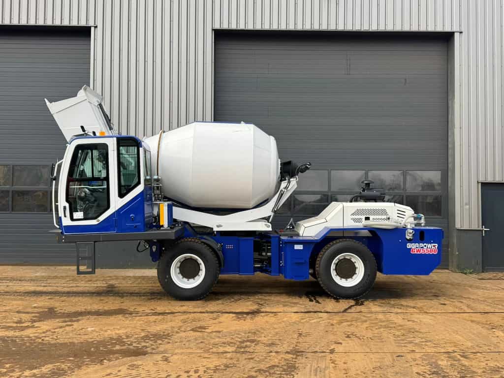 Giga power GW5500 4x4 Self Loading Concrete Mixer