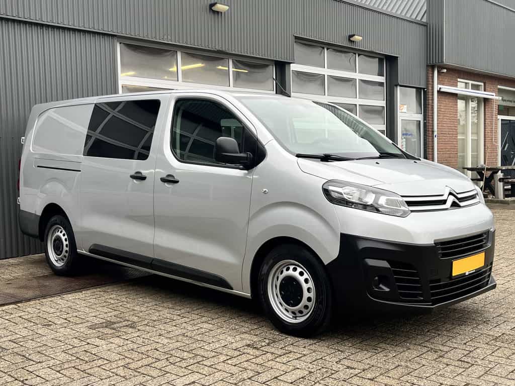 Citroën Jumpy 2.0 BlueHDI DC L2H1 Marge BTW en BPM vrij!! Airco Cruise controle Trekhaak 2500kg Navigatiesysteem 5-Persoons Parkeerhulp achter Apple carplay 1e eigenaar Euro 6 Bpm en Btw vrij voor particulier gebruik !!
