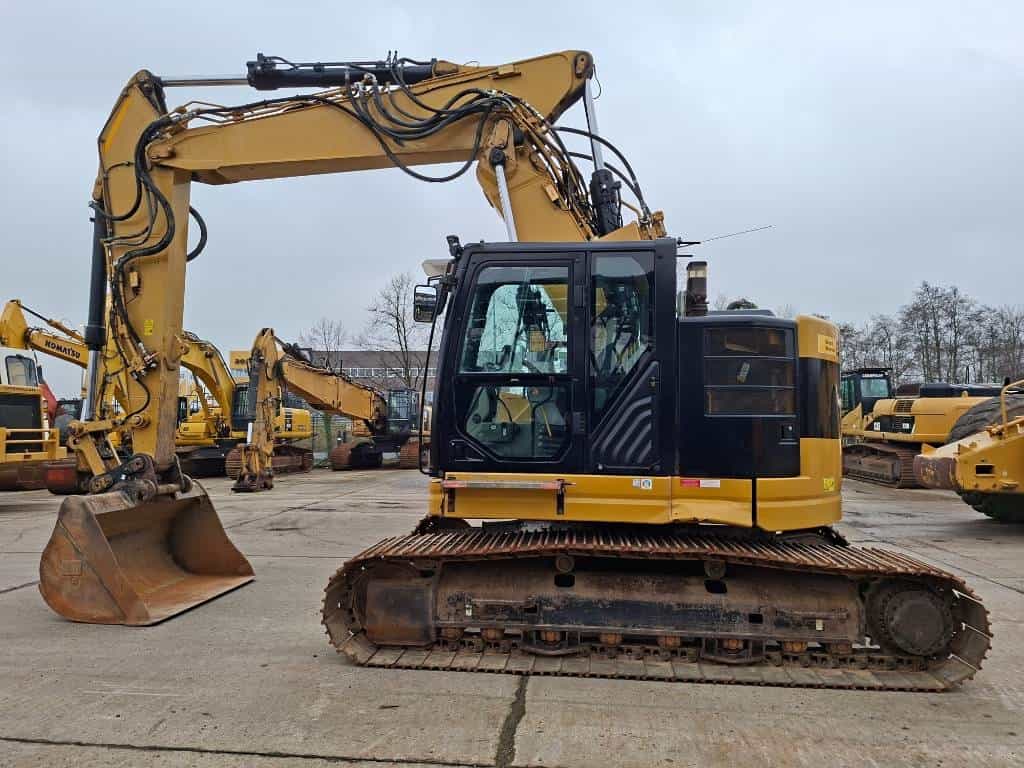 CAT 325FL CR (With Trimble 3D GPS)