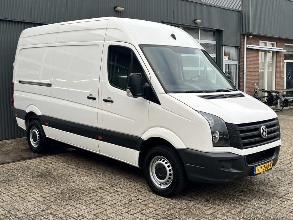 Volkswagen Crafter 35 2.0 TDI L2H2 Kast Inrichting Trekhaak 3500kg Airco Cruise controle Werkplaats Lang hoog Aluca inrichting 1e eigenaar Dealer onderhouden Euro 5