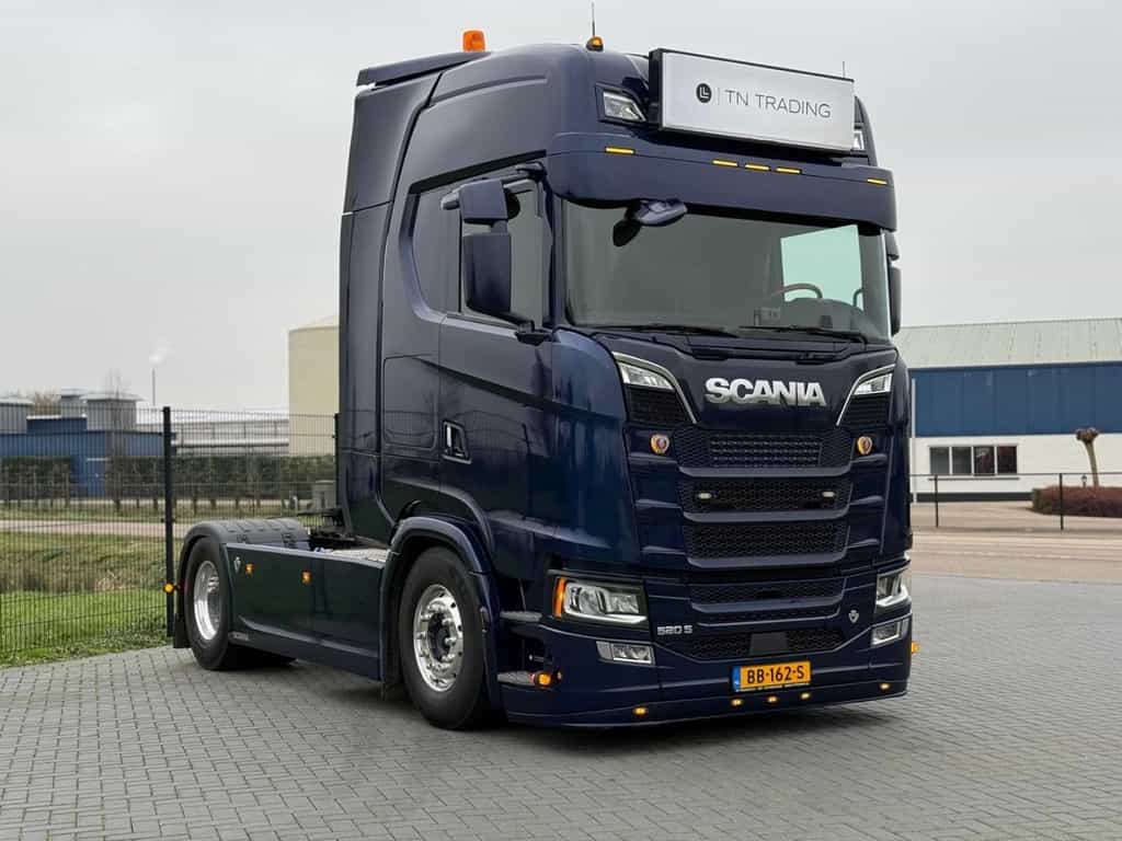 Scania S520 VOLLUCHT, ALCOA, 6 LUCHT BALGEN, LEER.