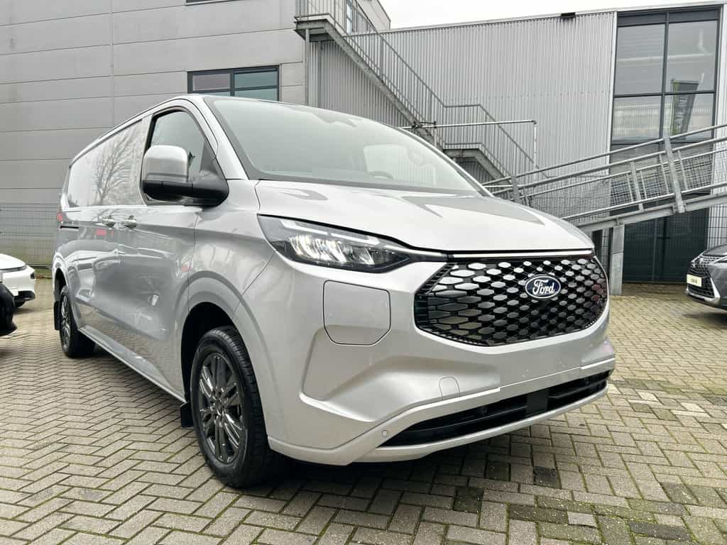 Ford E-Transit Custom 340 L2H1 Limited 71 kWh Camera | Navi | Nieuw!  Trekhaak!